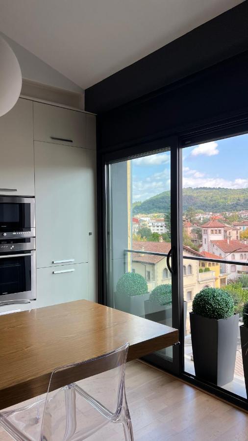 Atico De Diseno Con Terraza En El Centro De Olot Lägenhet Exteriör bild