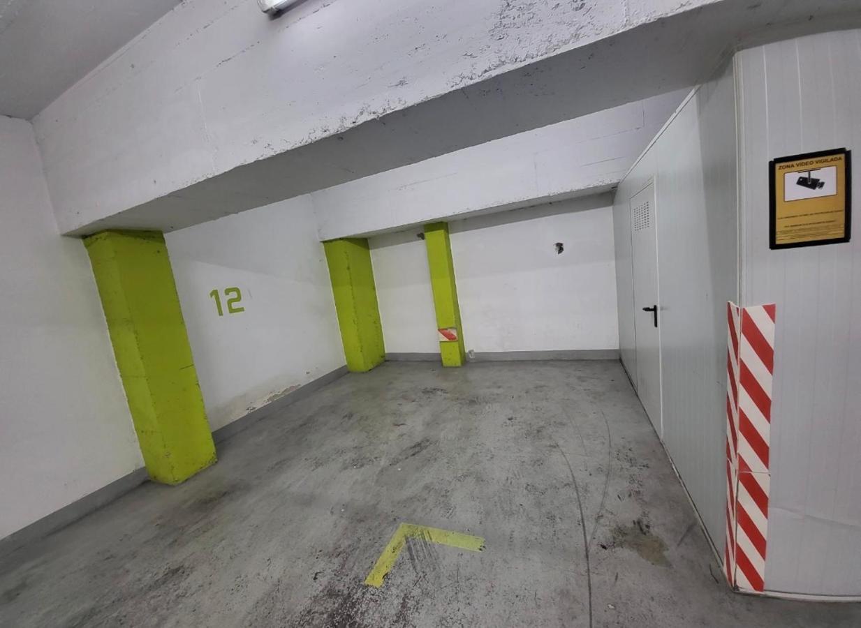 Atico De Diseno Con Terraza En El Centro De Olot Lägenhet Exteriör bild
